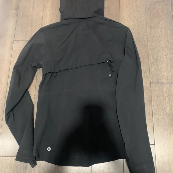 Lululemon rain jacket - Picture 3 of 3